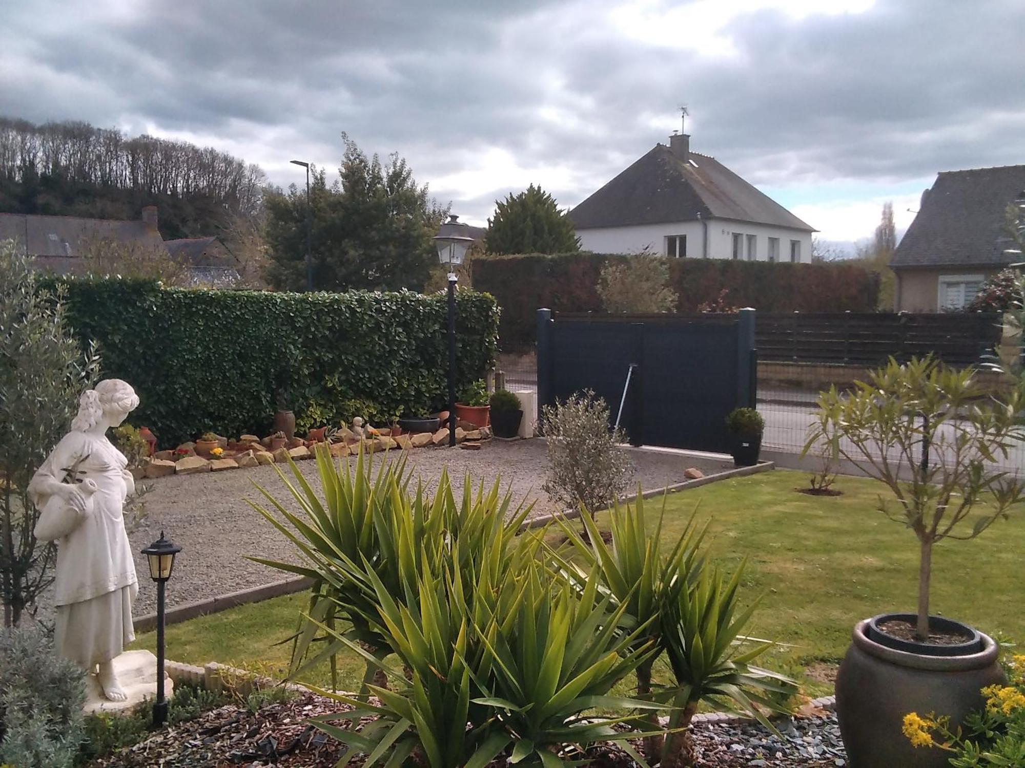 6Bis Rue De La Boussaquiere St Broladre Bed and Breakfast Saint-Broladre Buitenkant foto
