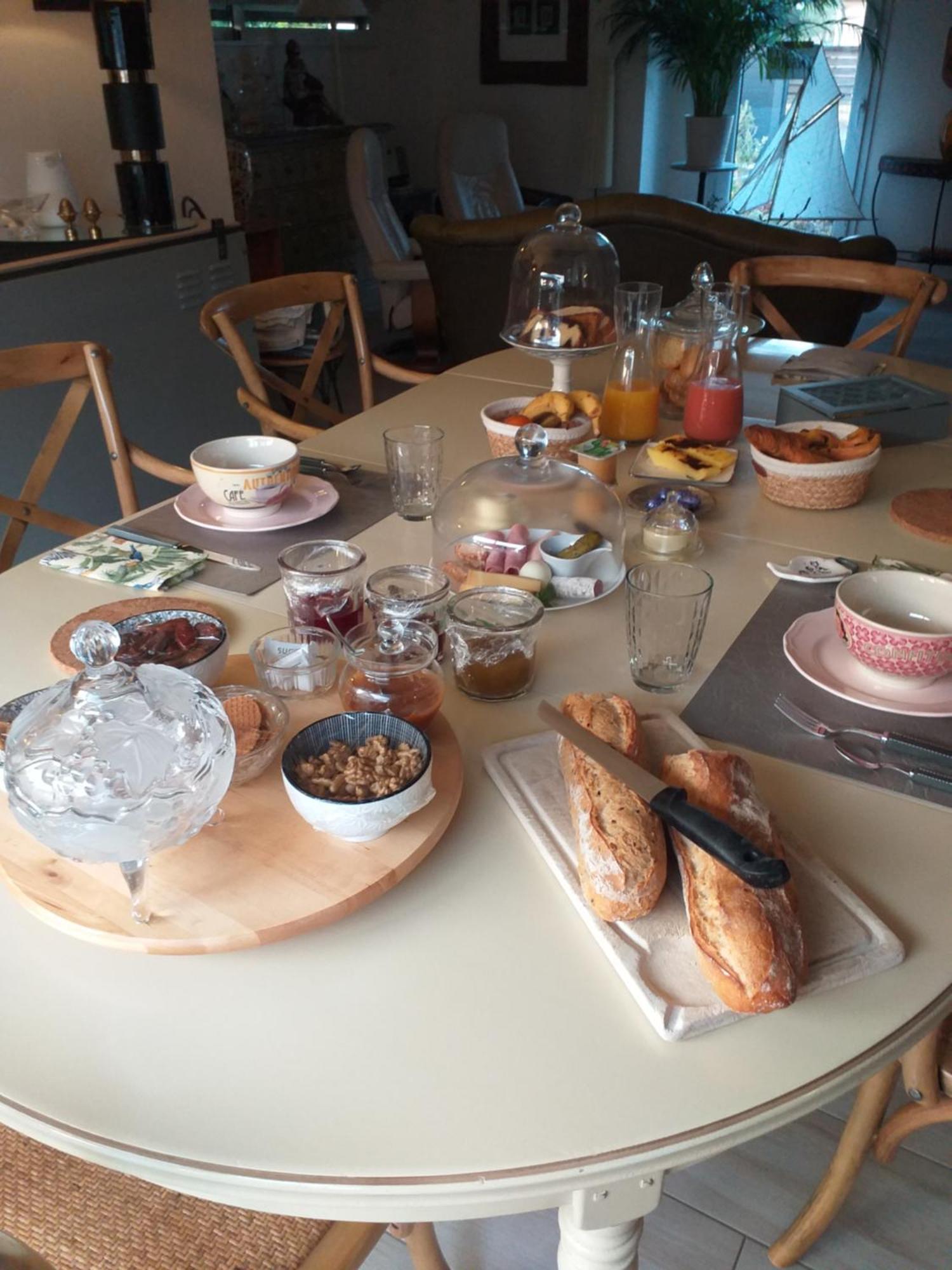 6Bis Rue De La Boussaquiere St Broladre Bed and Breakfast Saint-Broladre Kamer foto